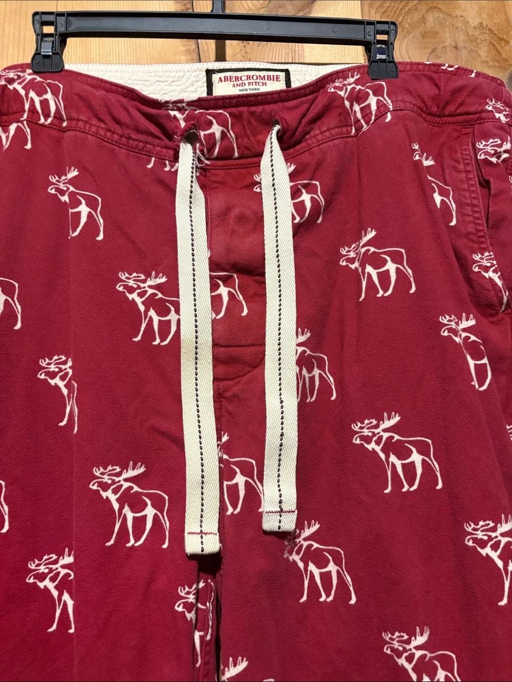 Abercrombie & Fitch Burgundy Moose-Print Quality Comfy Wear